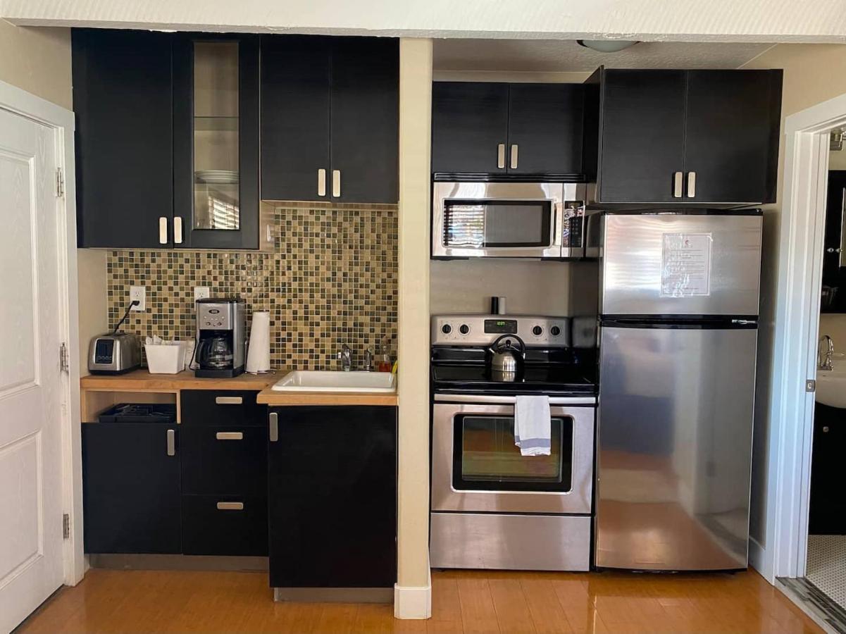 קנב The Flagstone Boutique Inn & Suites מראה חיצוני תמונה