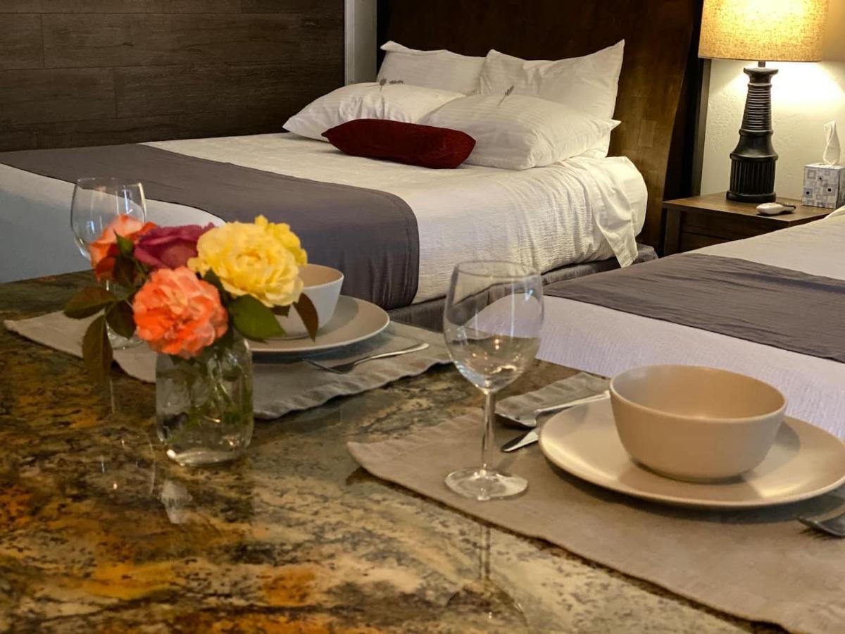 קנב The Flagstone Boutique Inn & Suites מראה חיצוני תמונה