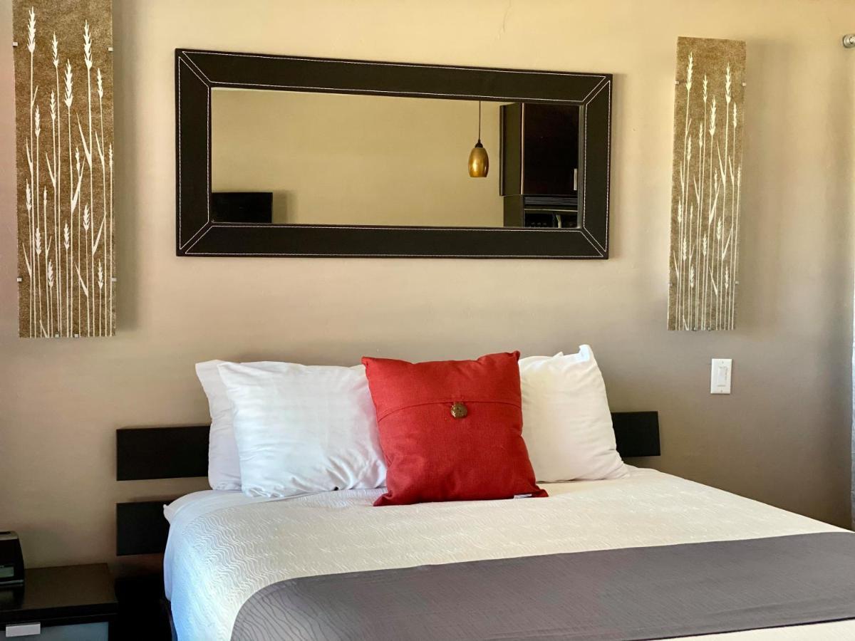 קנב The Flagstone Boutique Inn & Suites מראה חיצוני תמונה