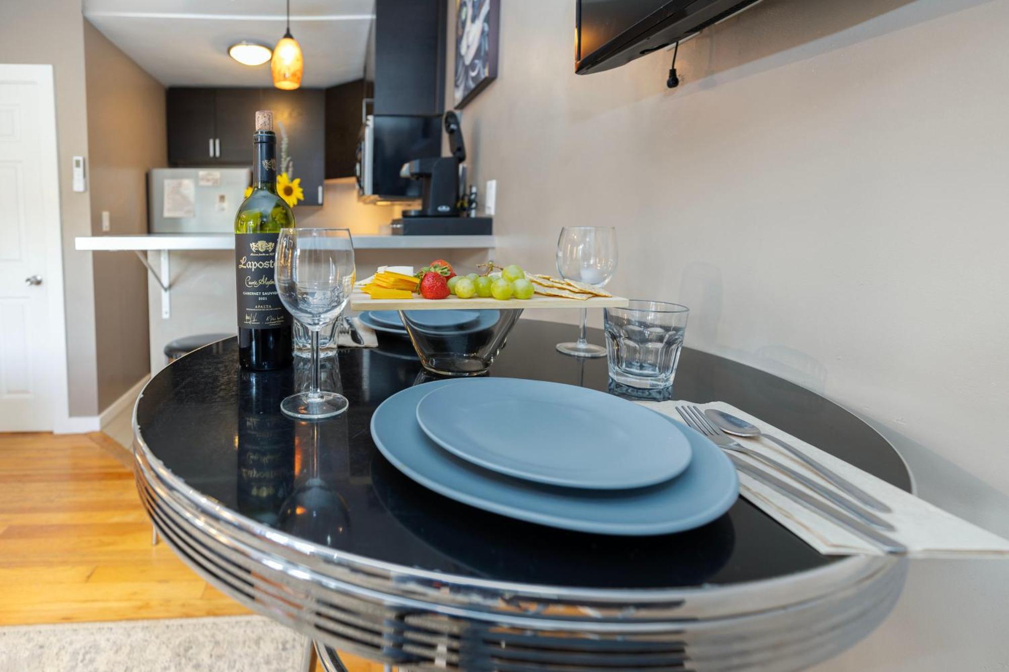 קנב The Flagstone Boutique Inn & Suites מראה חיצוני תמונה