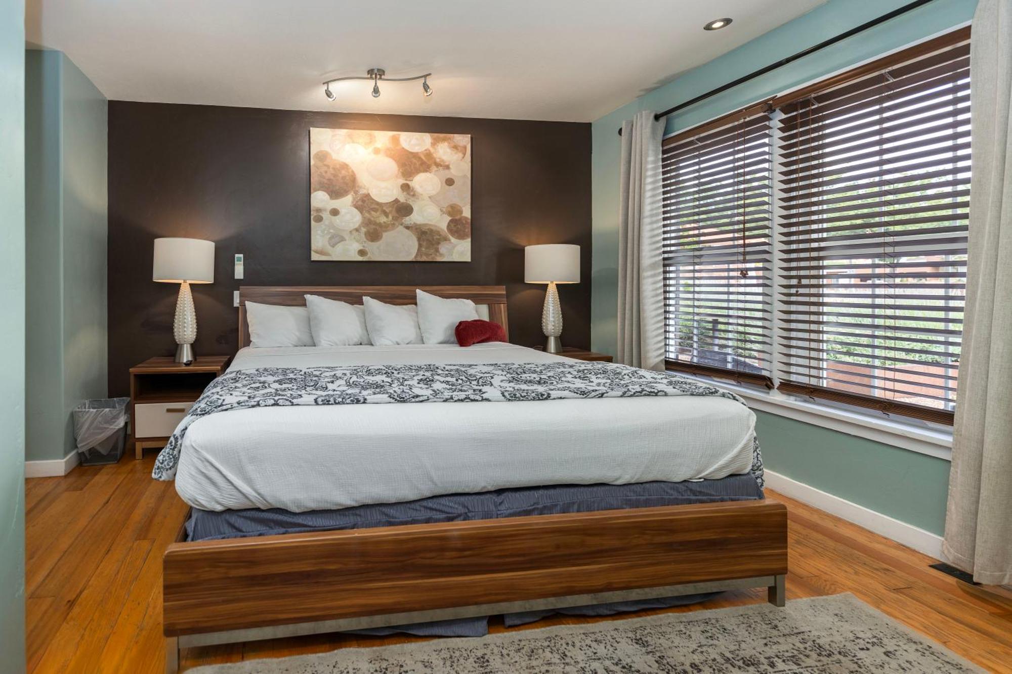 קנב The Flagstone Boutique Inn & Suites מראה חיצוני תמונה