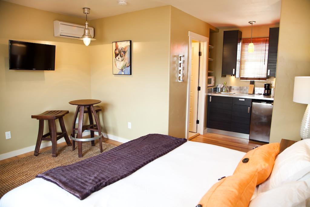 קנב The Flagstone Boutique Inn & Suites מראה חיצוני תמונה